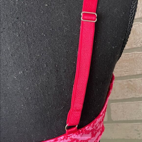 Victoria’s Secret Dream Angels Push-Up Red Lace Underwire Bra Size 36DD - Picture 5 of 7